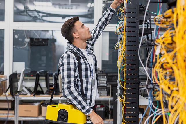 network-cabling-installation-7483084_640